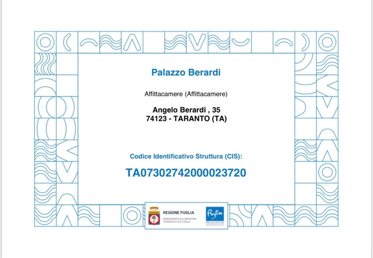 Palazzo Berardi Acomodação com café da manhã Taranto Exterior foto