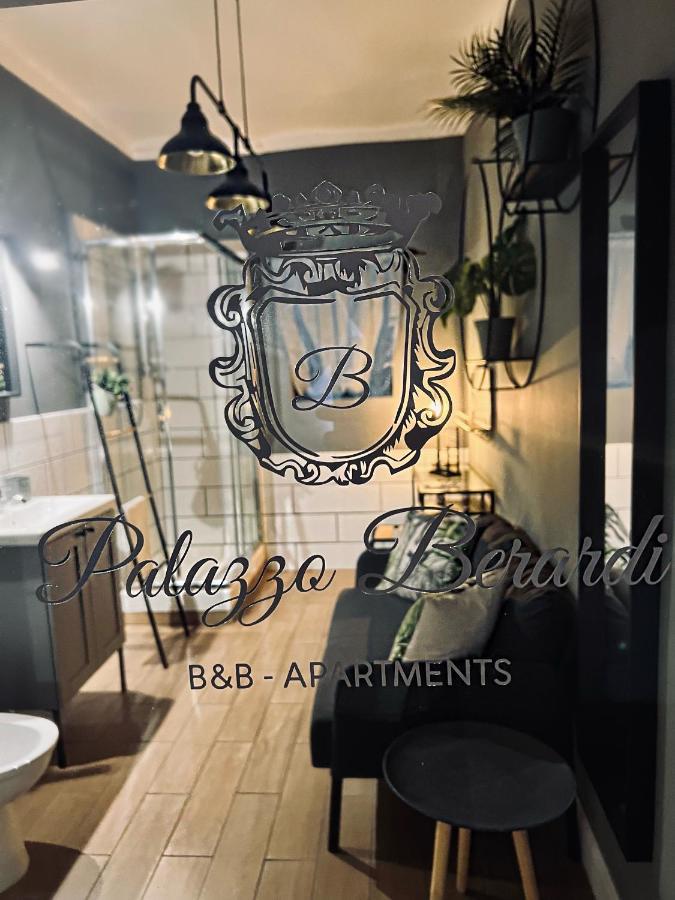 Palazzo Berardi Acomodação com café da manhã Taranto Exterior foto